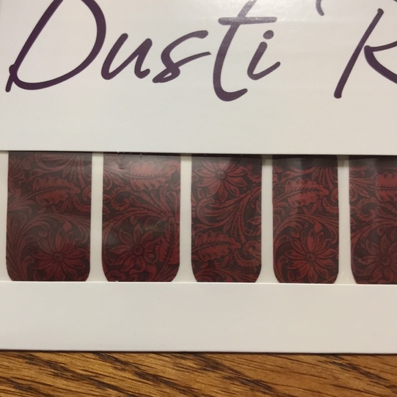 Dusti Rhoads Makeup Dusti Rhoads Exclusive Nail Strips Poshmark